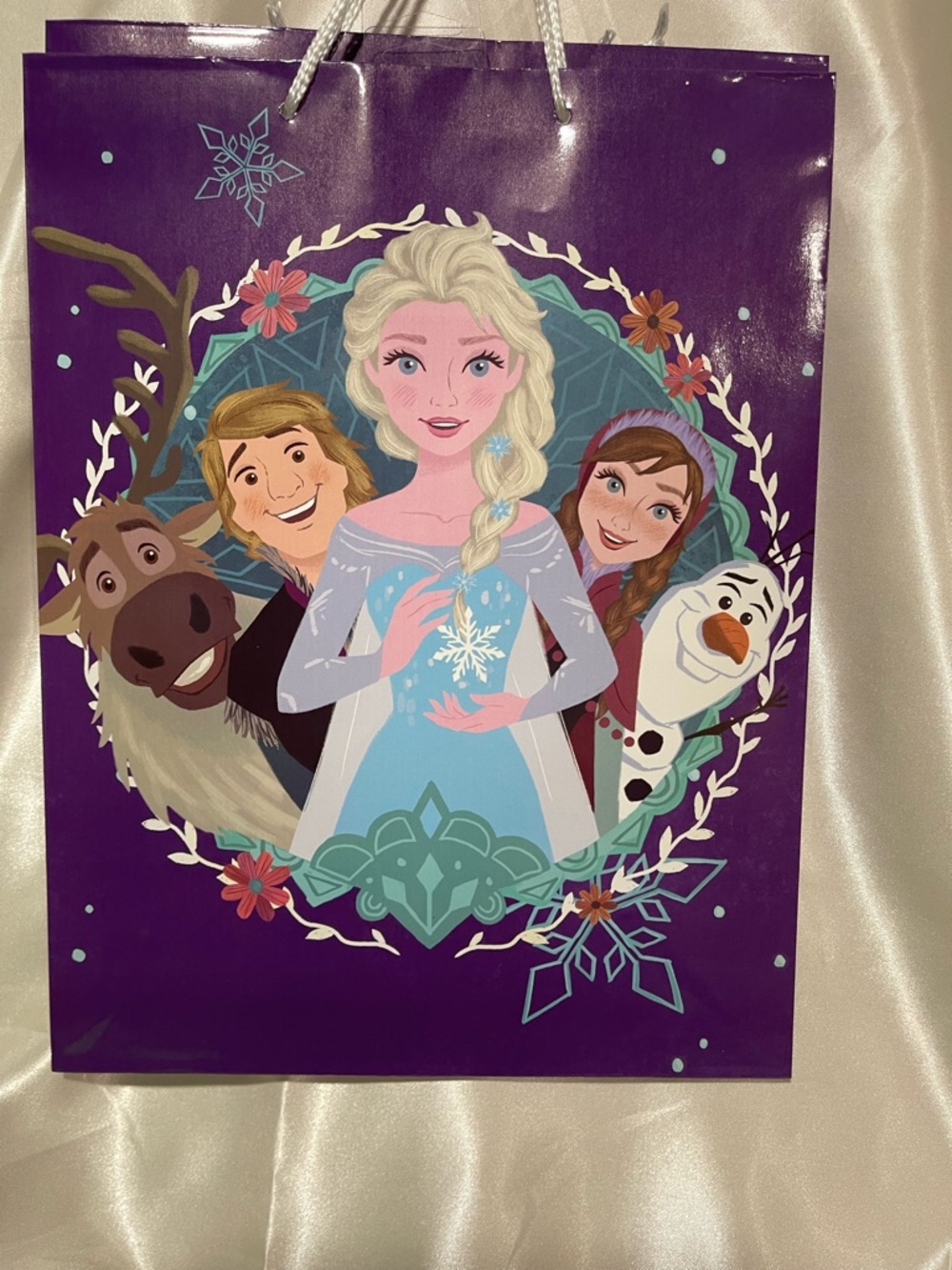 NWT Disney Themed Gift Bag ‘Frozen / Elsa & Friends /Purple / Paper Tote Bag